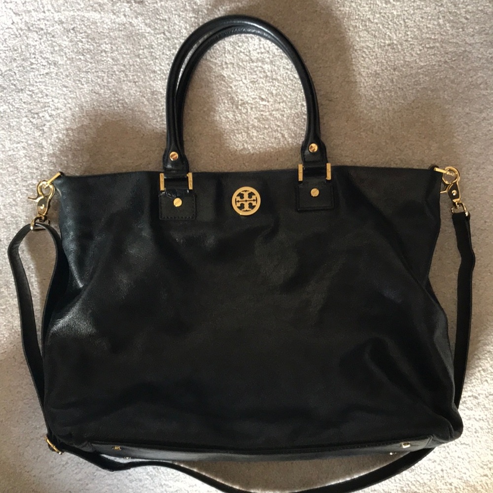 Tory Burch Dena Black Leather Bag crossbody strap